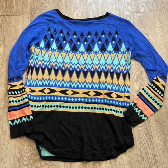 Gypsy Patterned Sweater - Picture 5 of 6